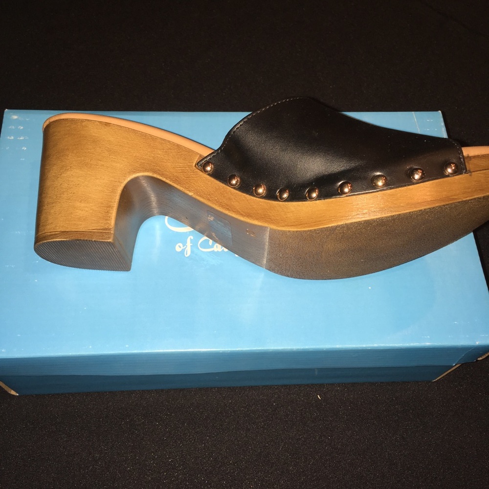Sandal - Picture 3 of 3